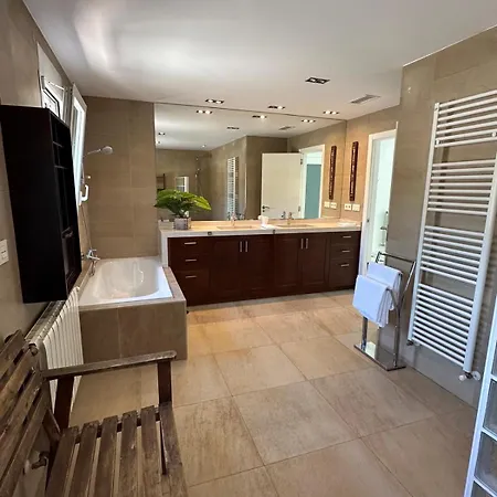 Villa 5 Bdr En San Juan Playa *